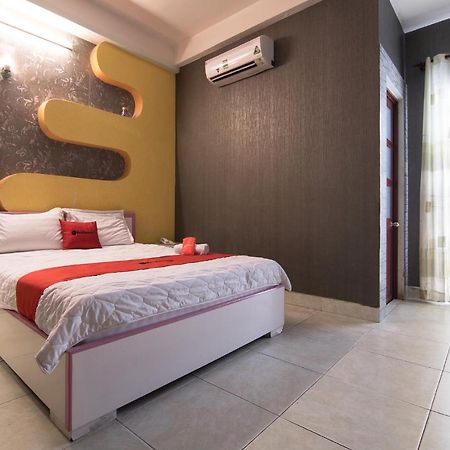 Reddoorz Plus Near Aeon Mall Tan Phu 2 Ho Şi Min Exterior foto